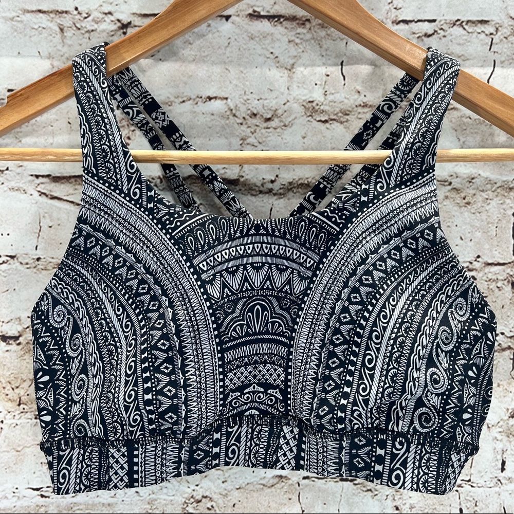 LULULEMON ENERGY BRA NULUX ENTWINED 50G SIZE ICE GREY BLACK